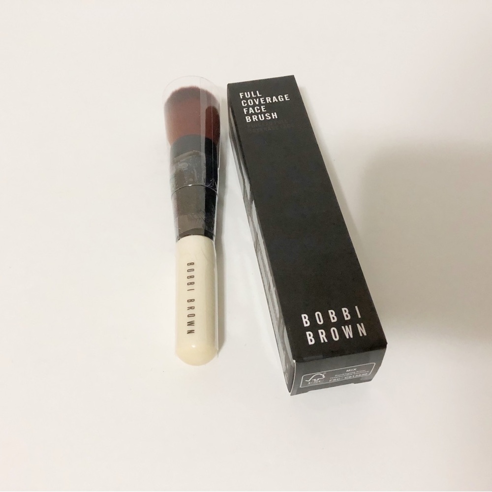 🌸New Bobbi Brown Full Coverage Face Brush